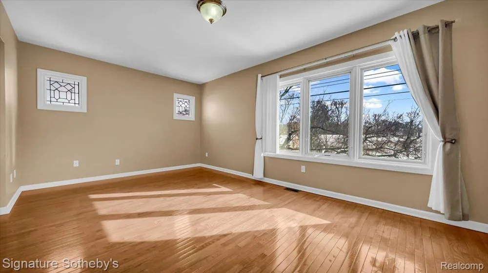 1407 E 14 Mile Rd Unit #2 Birmingham City, MI 48009