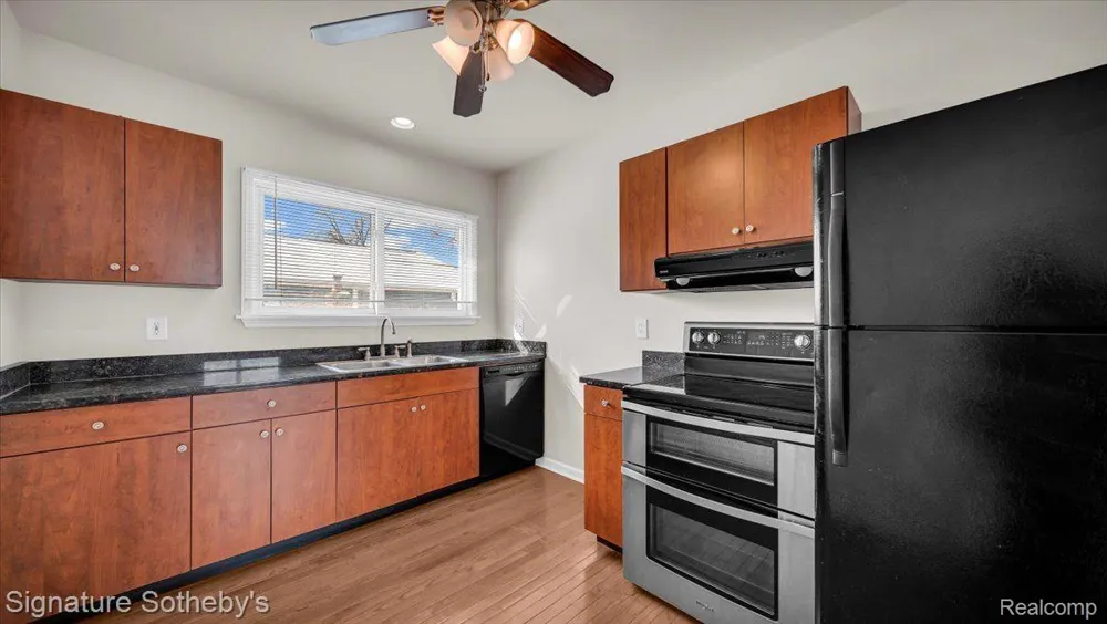 1407 E 14 Mile Rd Unit #2 Birmingham City, MI 48009