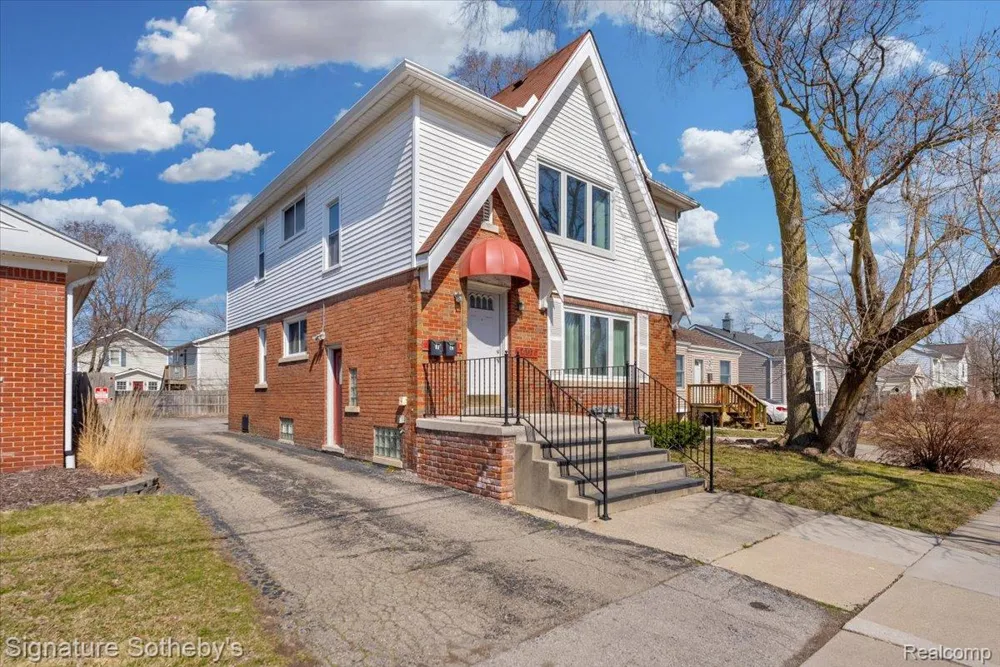 1407 E 14 Mile Rd Unit #2 Birmingham City, MI 48009