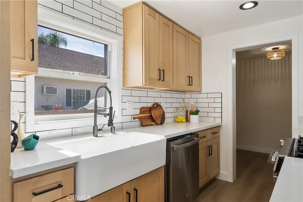 915 Pasadena Avenue Azusa, CA 91702