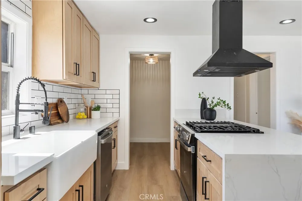 915 Pasadena Avenue Azusa, CA 91702
