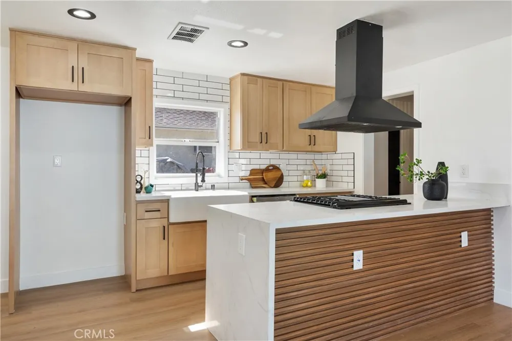 915 Pasadena Avenue Azusa, CA 91702