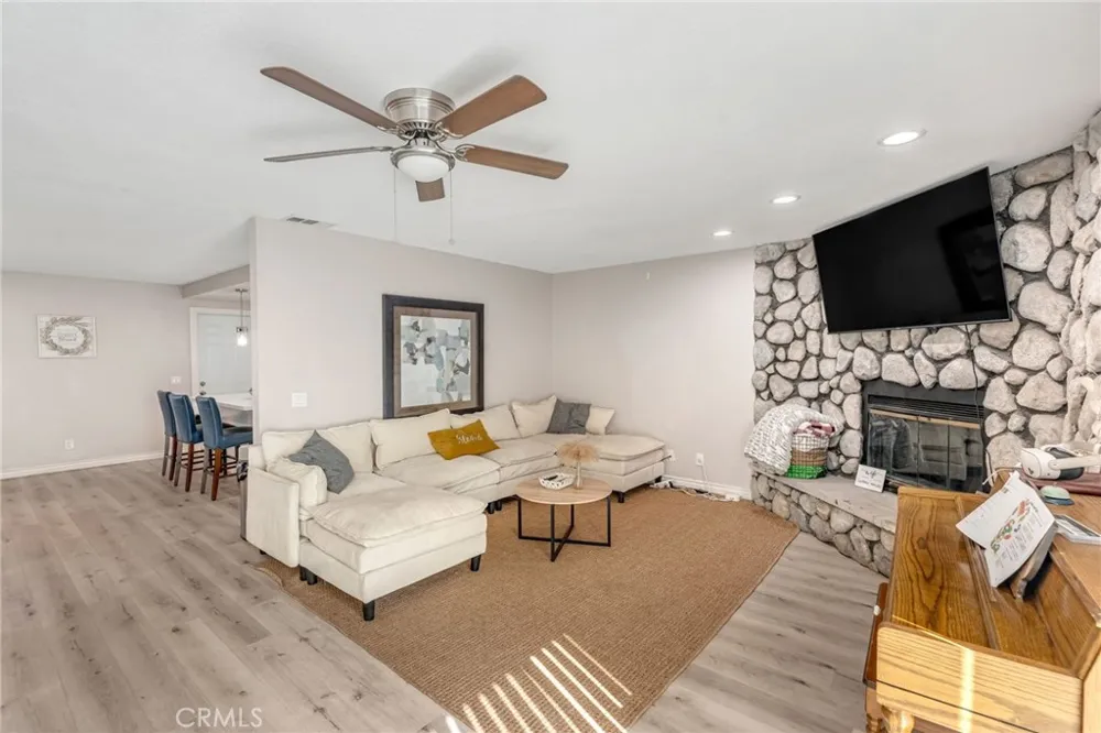 16147 Green Hill Drive Victorville, CA 92394
