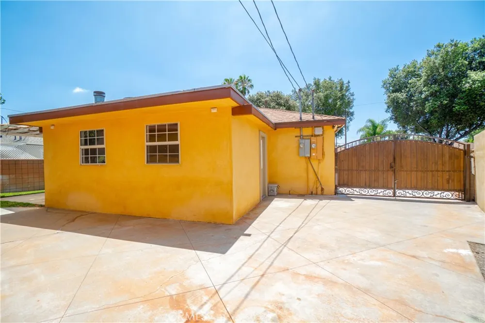11527 Buell Santa Fe Springs, CA 90670