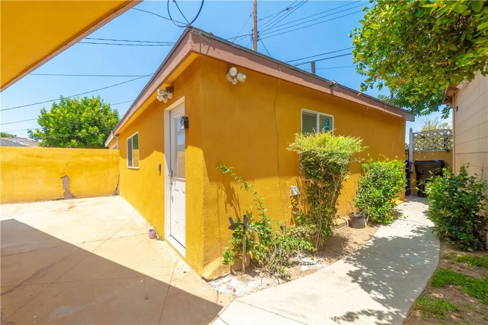 11527 Buell Santa Fe Springs, CA 90670