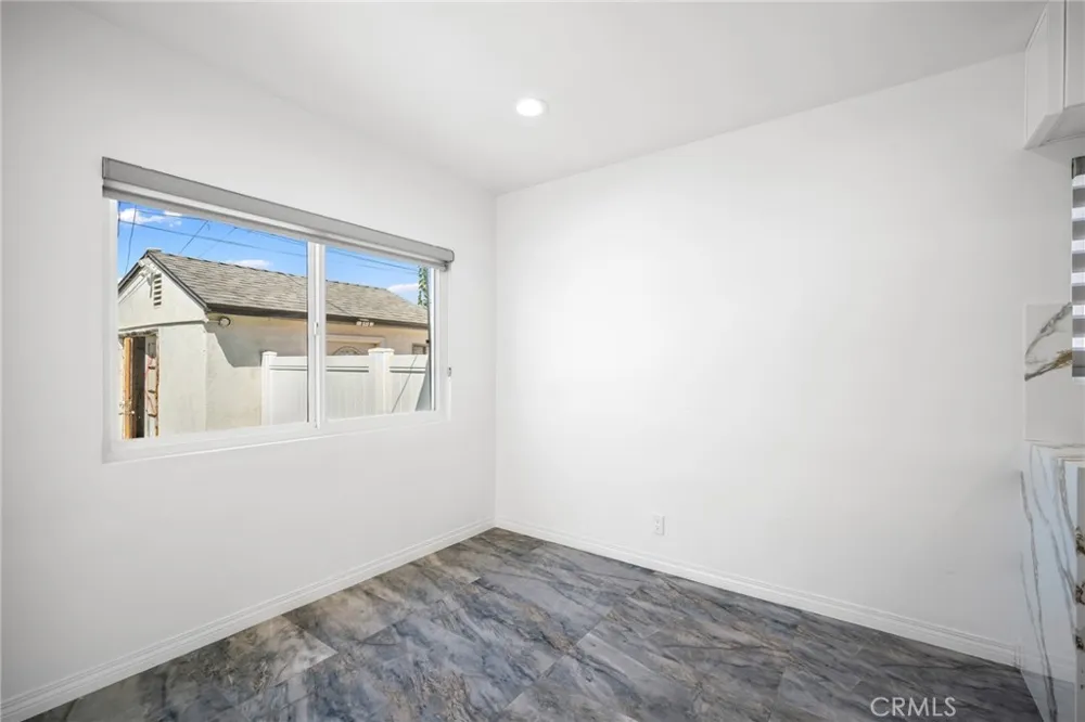 11007 Collett Granada Hills, CA 91344