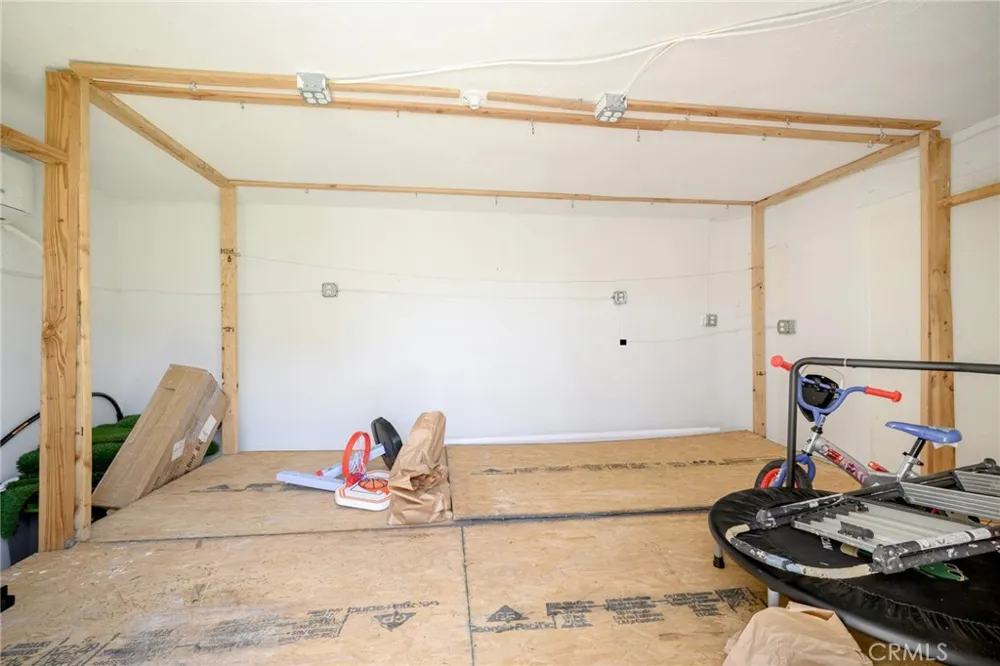 11007 Collett Granada Hills, CA 91344