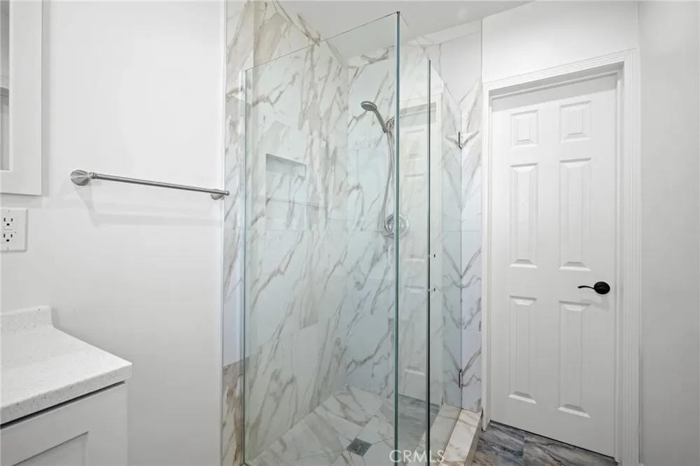 11007 Collett Granada Hills, CA 91344