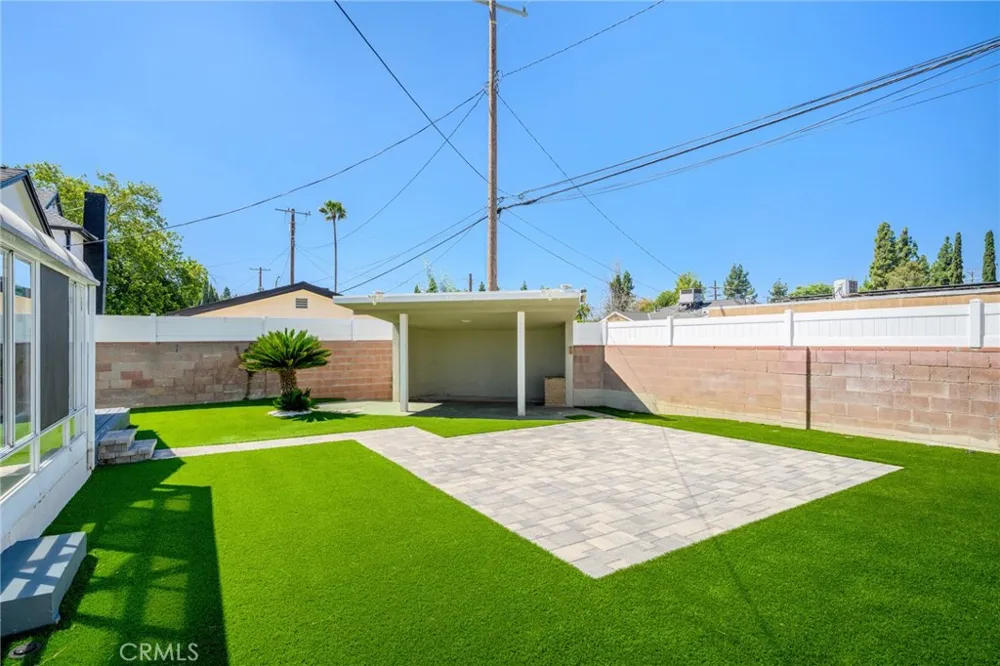 11007 Collett Granada Hills, CA 91344