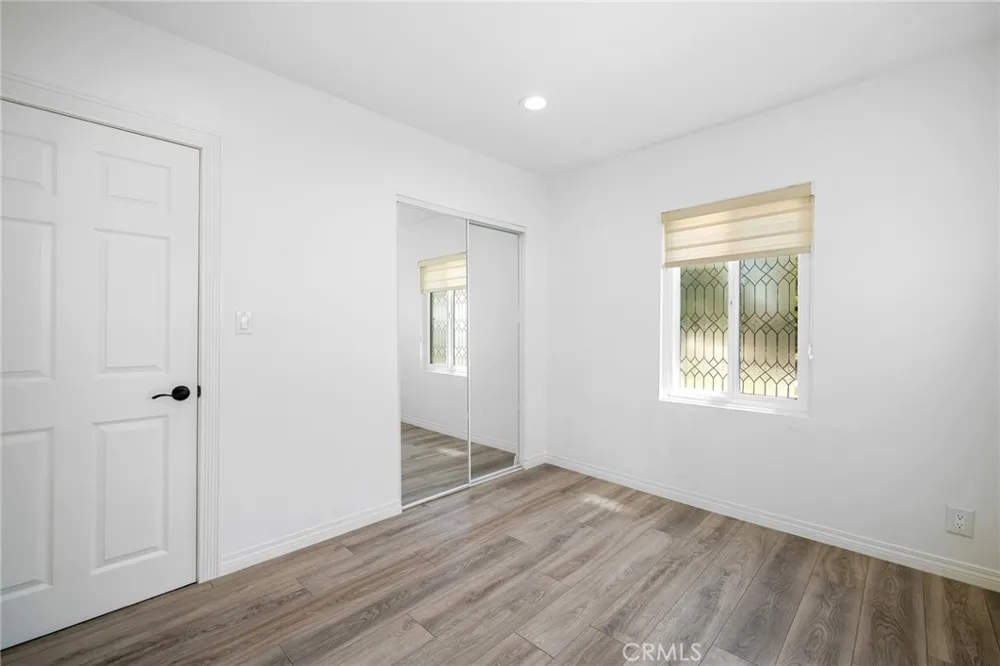 11007 Collett Granada Hills, CA 91344