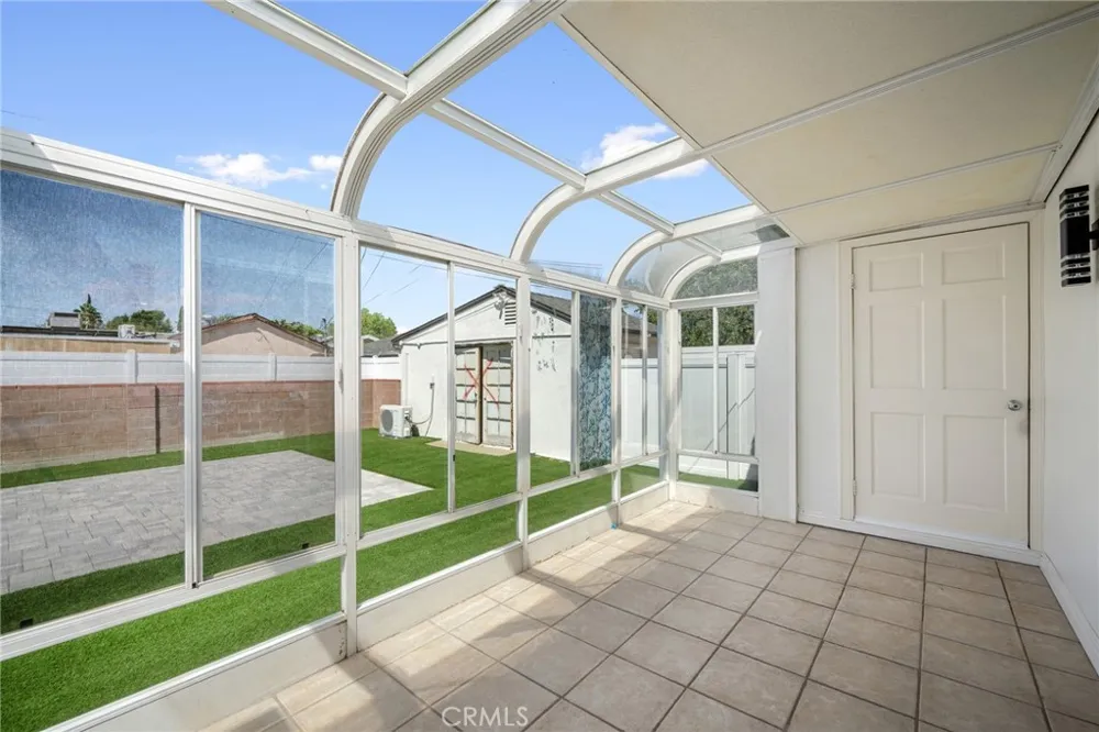 11007 Collett Granada Hills, CA 91344