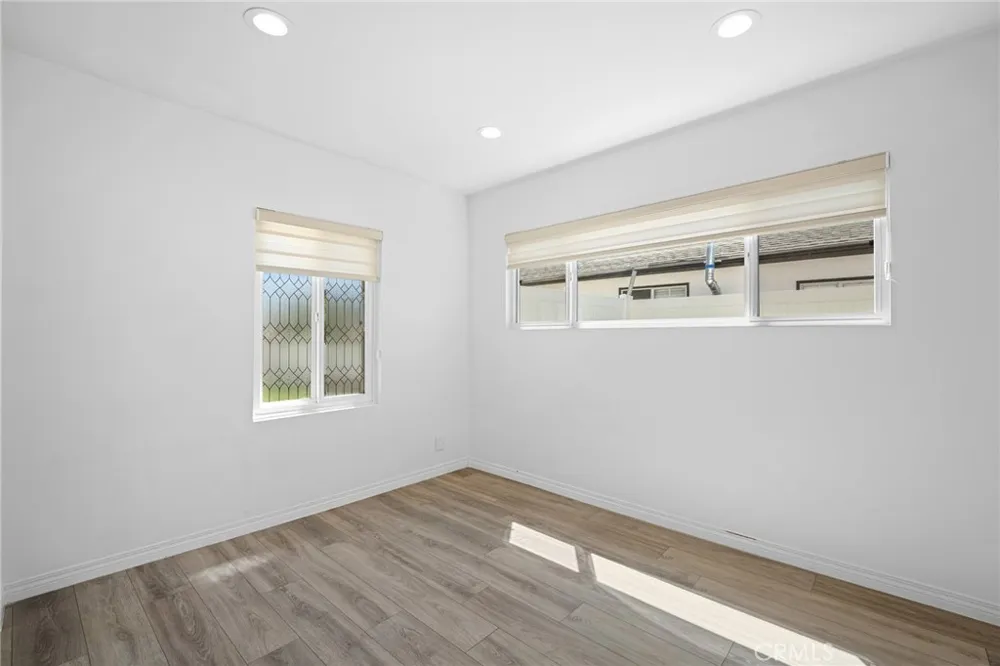 11007 Collett Granada Hills, CA 91344