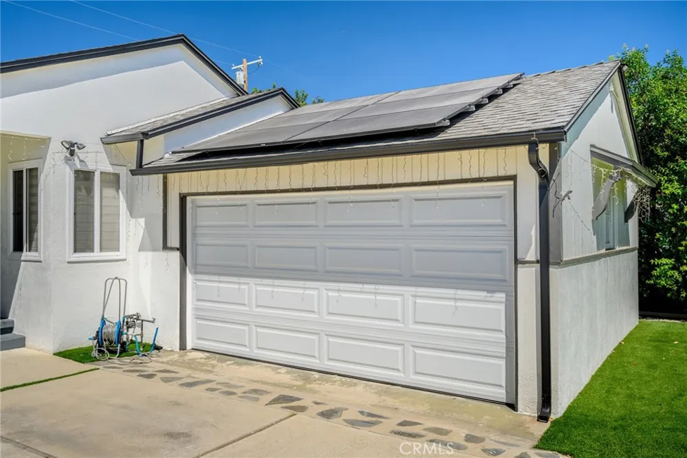 11007 Collett Granada Hills, CA 91344