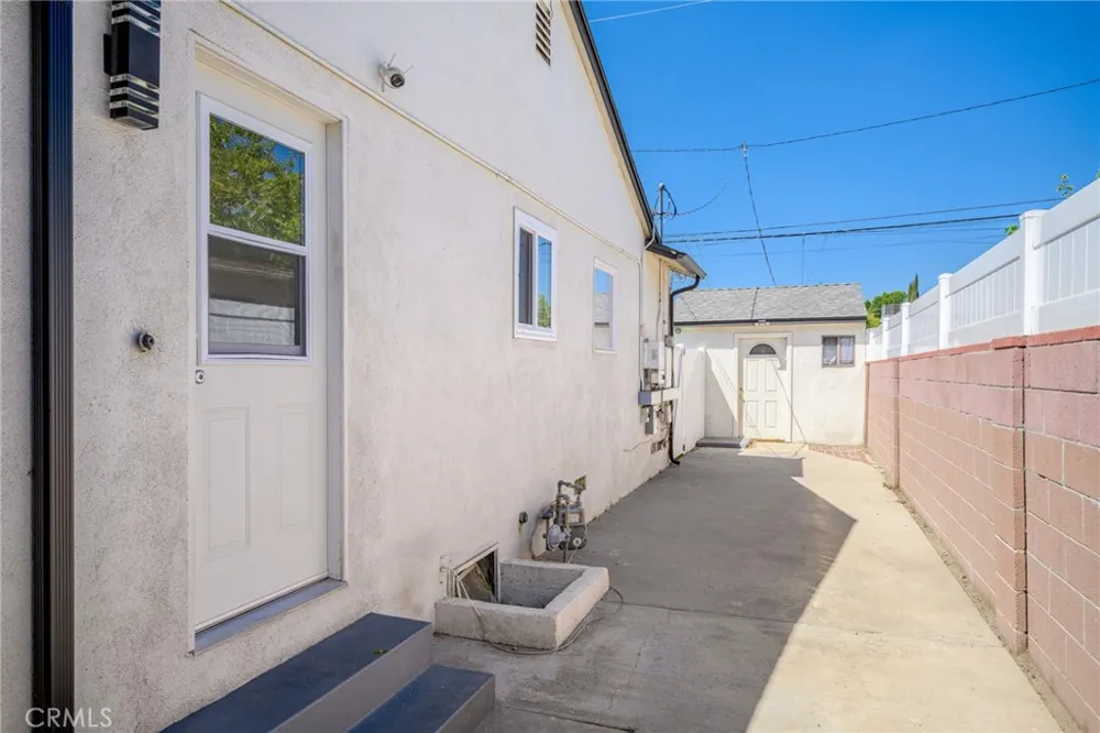 11007 Collett Granada Hills, CA 91344