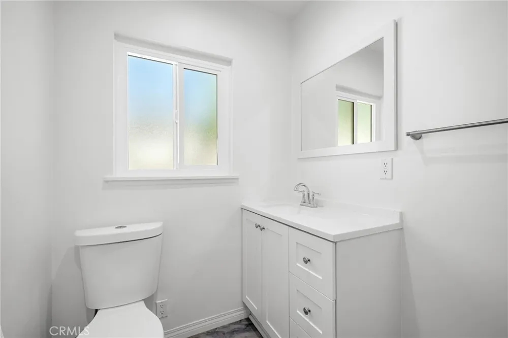 11007 Collett Granada Hills, CA 91344