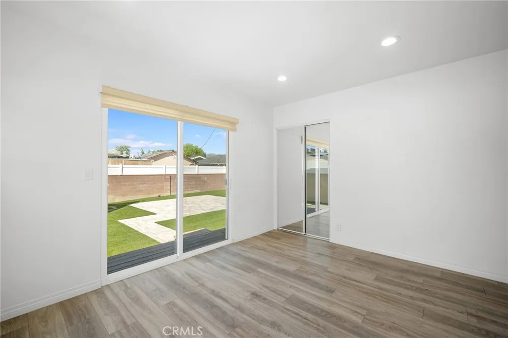 11007 Collett Granada Hills, CA 91344