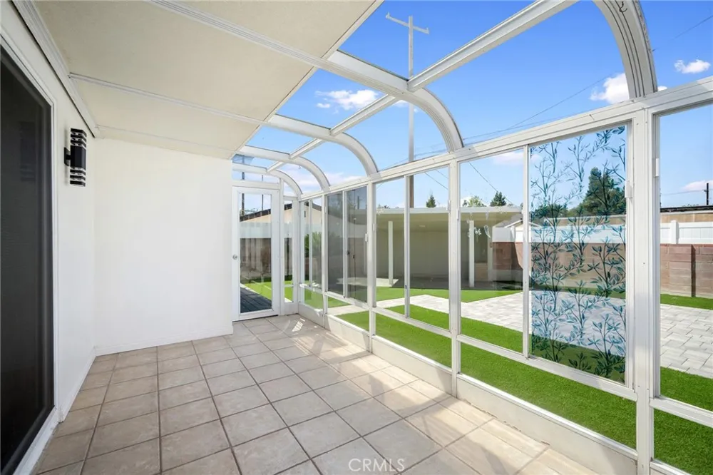 11007 Collett Granada Hills, CA 91344