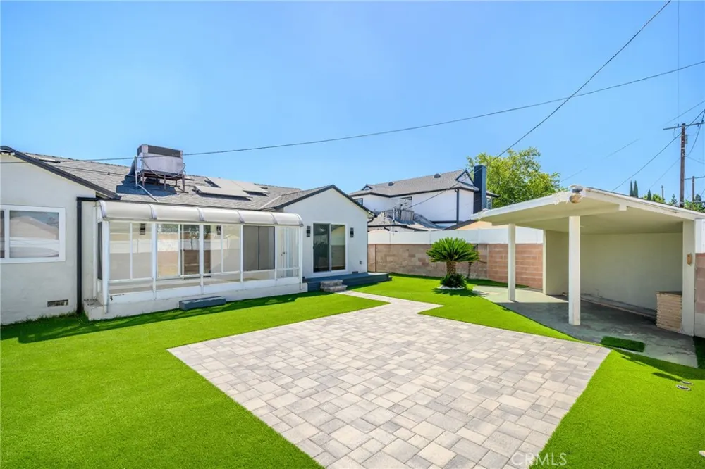 11007 Collett Granada Hills, CA 91344