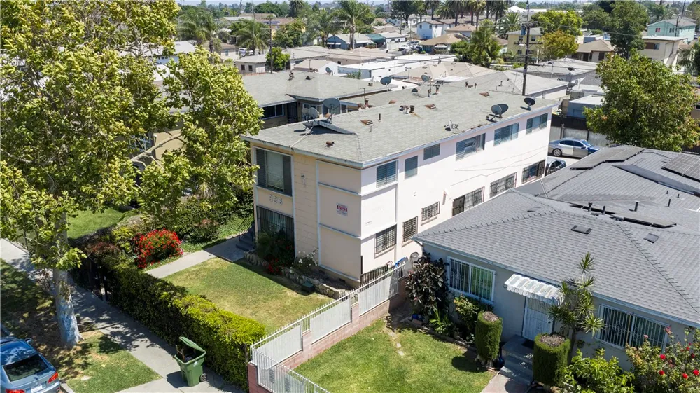 338 E 99th Los Angeles, CA 90003