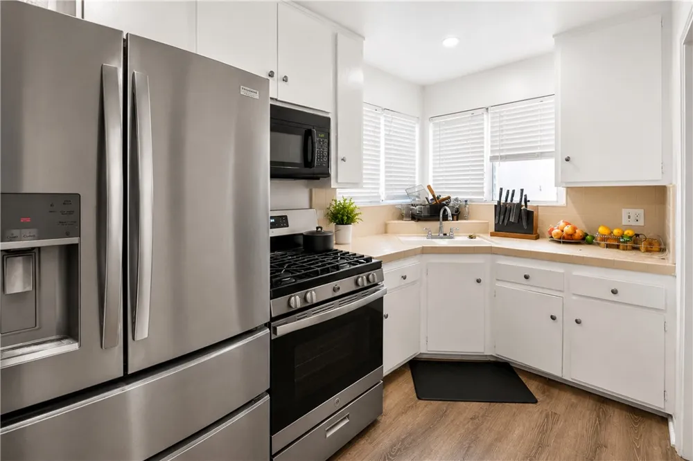 338 E 99th Los Angeles, CA 90003