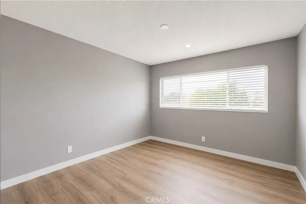 338 E 99th Los Angeles, CA 90003