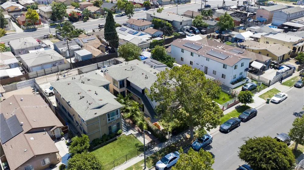 338 E 99th Los Angeles, CA 90003
