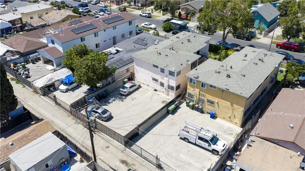 338 E 99th Los Angeles, CA 90003