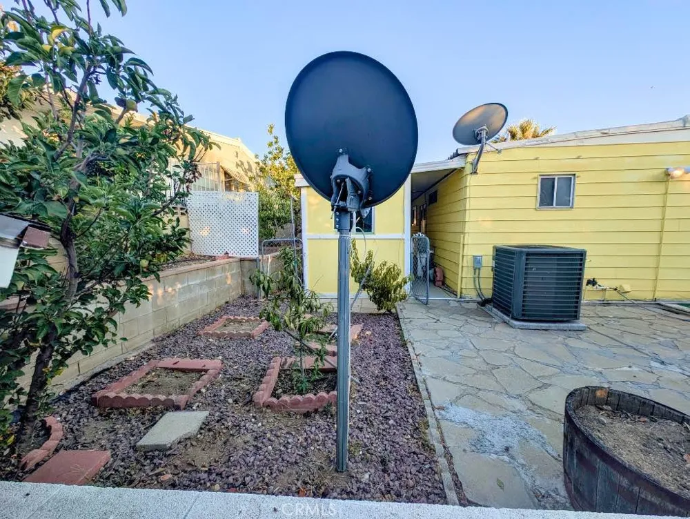 10213 Overland Beaumont, CA 92223