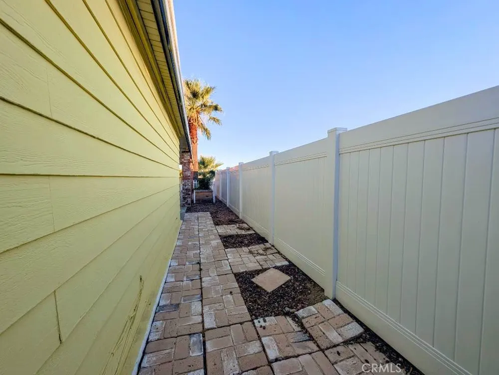 10213 Overland Beaumont, CA 92223