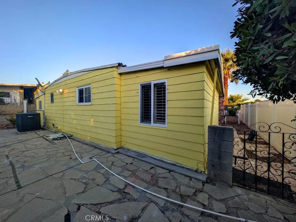 10213 Overland Beaumont, CA 92223