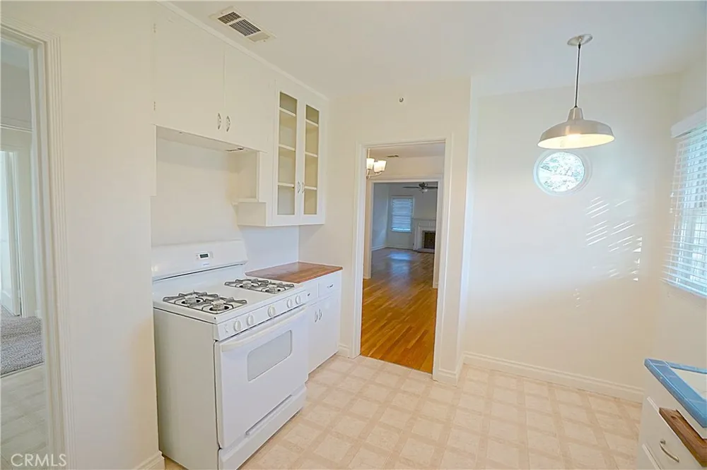 4285 Oakwood Place Riverside, CA 92506