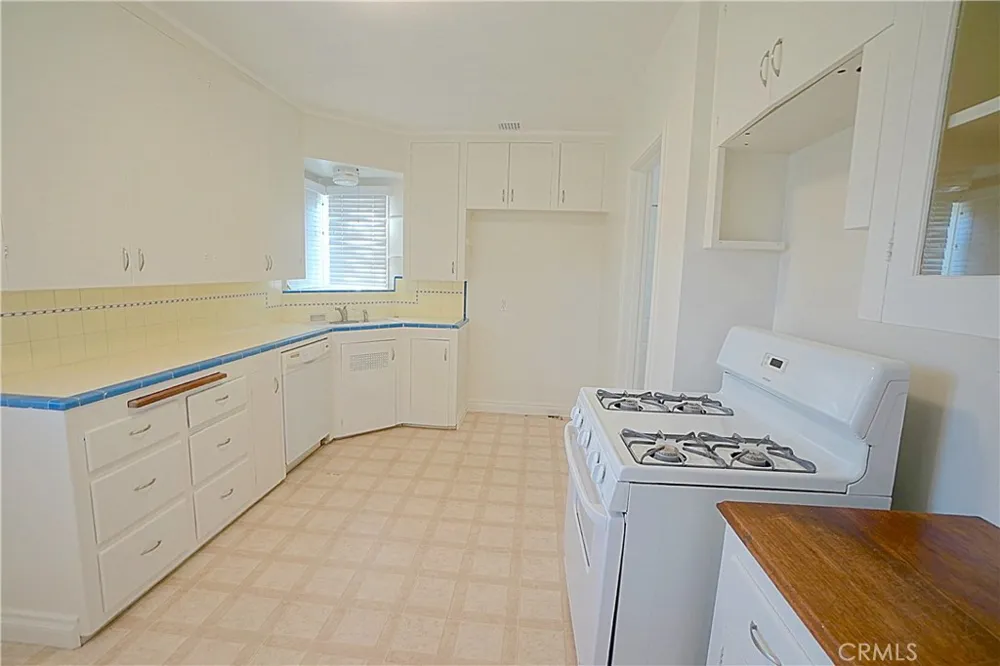 4285 Oakwood Place Riverside, CA 92506