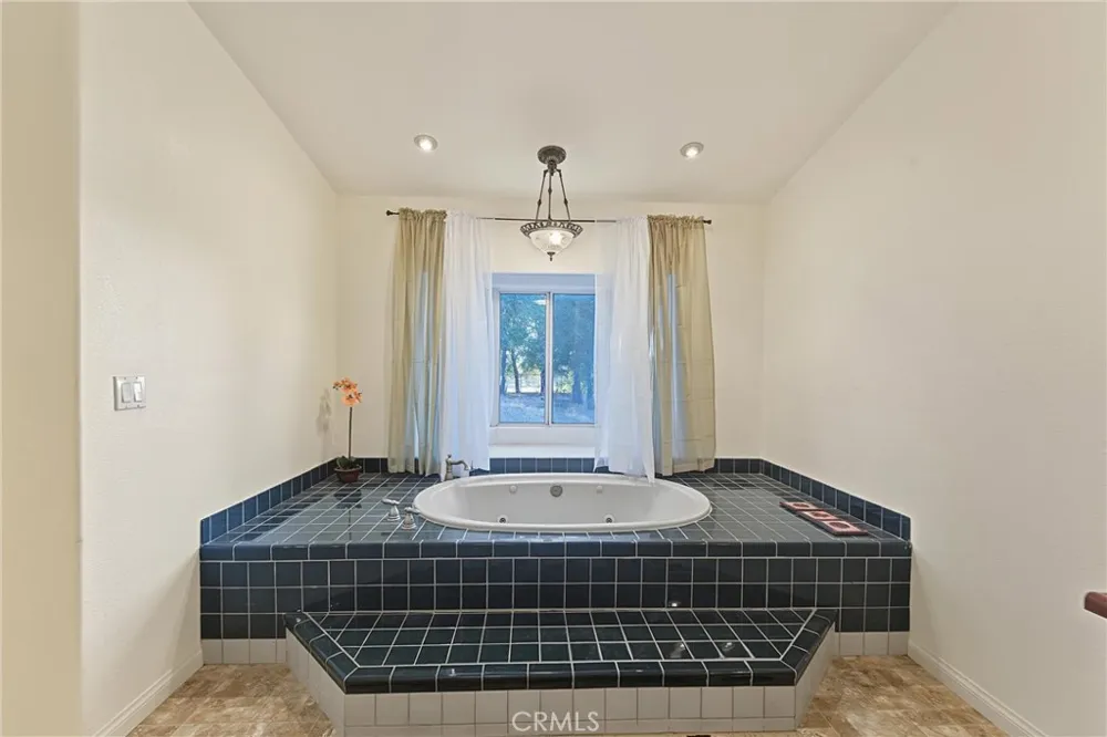 30621 Chihuahua Valley Warner Springs, CA 92086
