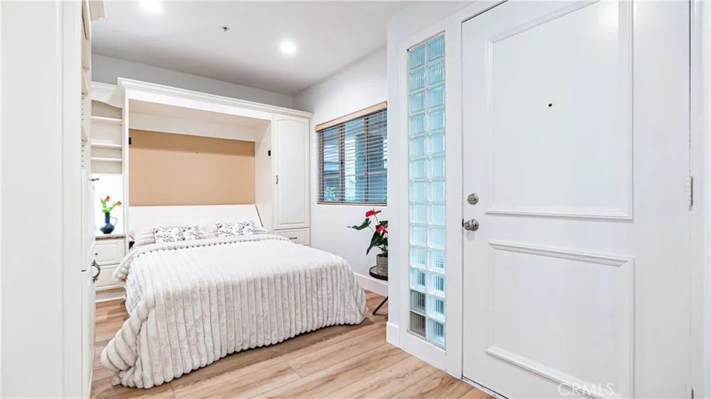 2233 Martin #109 Irvine, CA 92612
