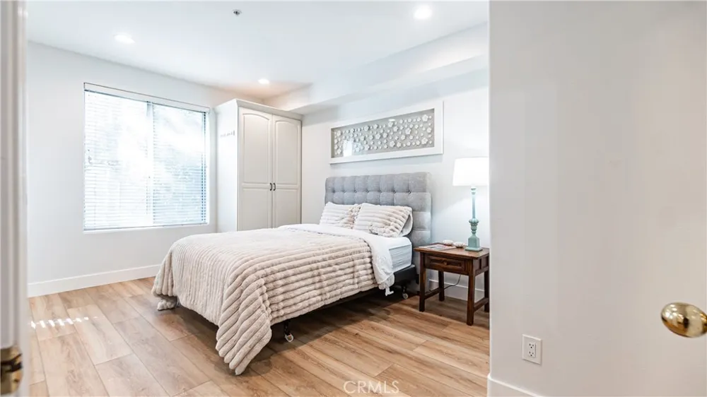 2233 Martin #109 Irvine, CA 92612