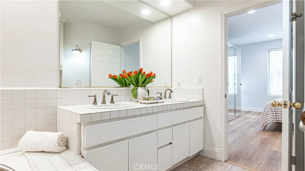 2233 Martin #109 Irvine, CA 92612