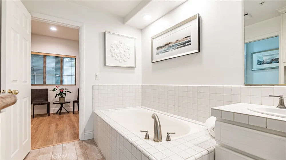 2233 Martin #109 Irvine, CA 92612