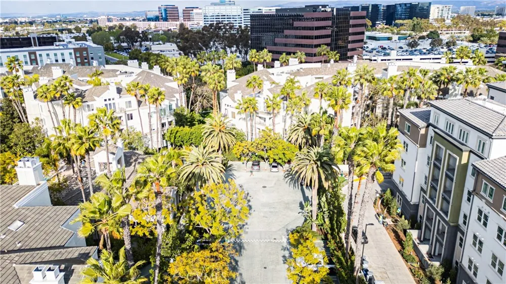 2233 Martin #109 Irvine, CA 92612