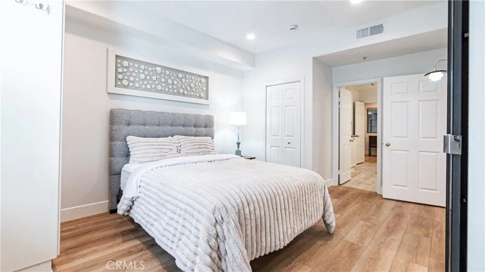 2233 Martin #109 Irvine, CA 92612
