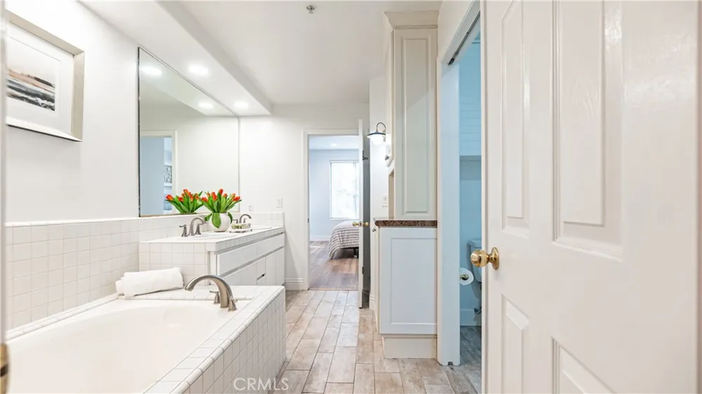 2233 Martin #109 Irvine, CA 92612