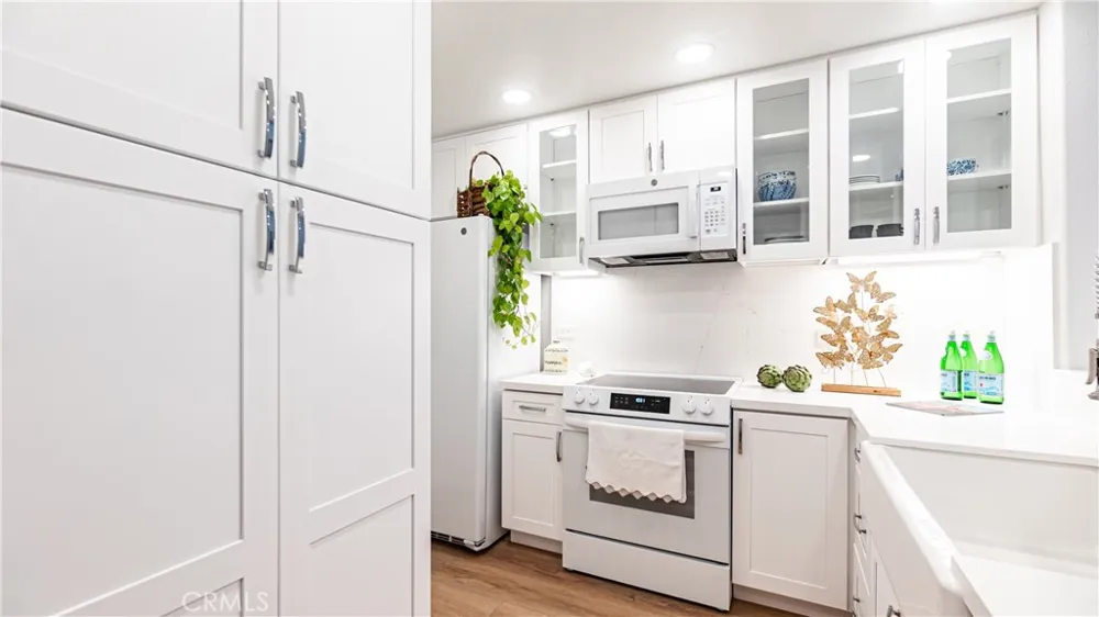 2233 Martin #109 Irvine, CA 92612