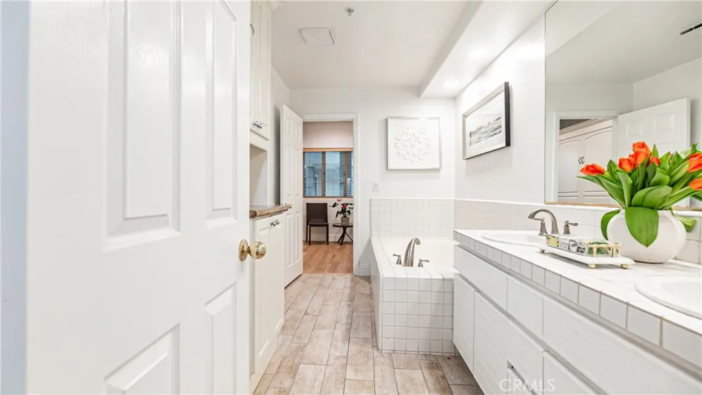 2233 Martin #109 Irvine, CA 92612