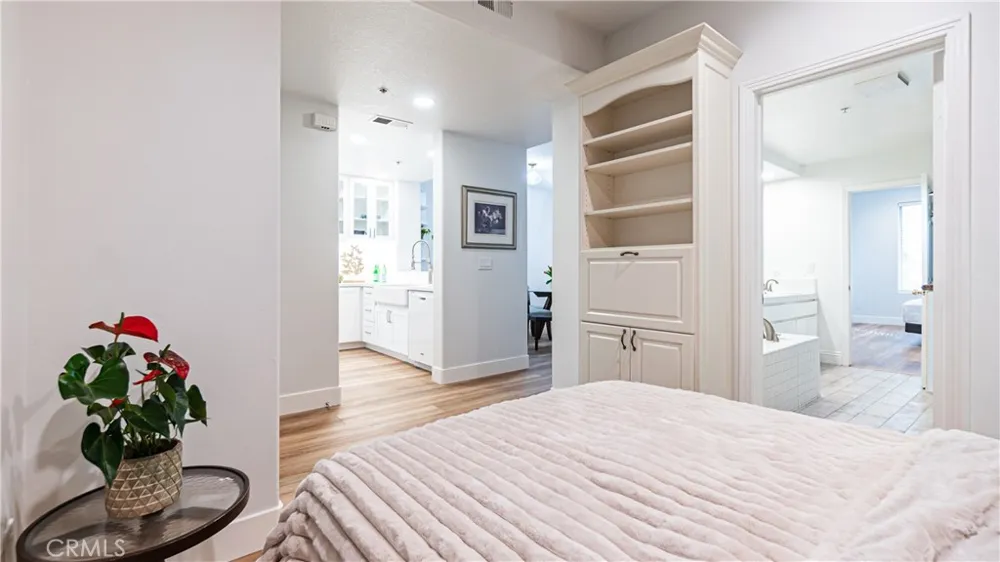 2233 Martin #109 Irvine, CA 92612