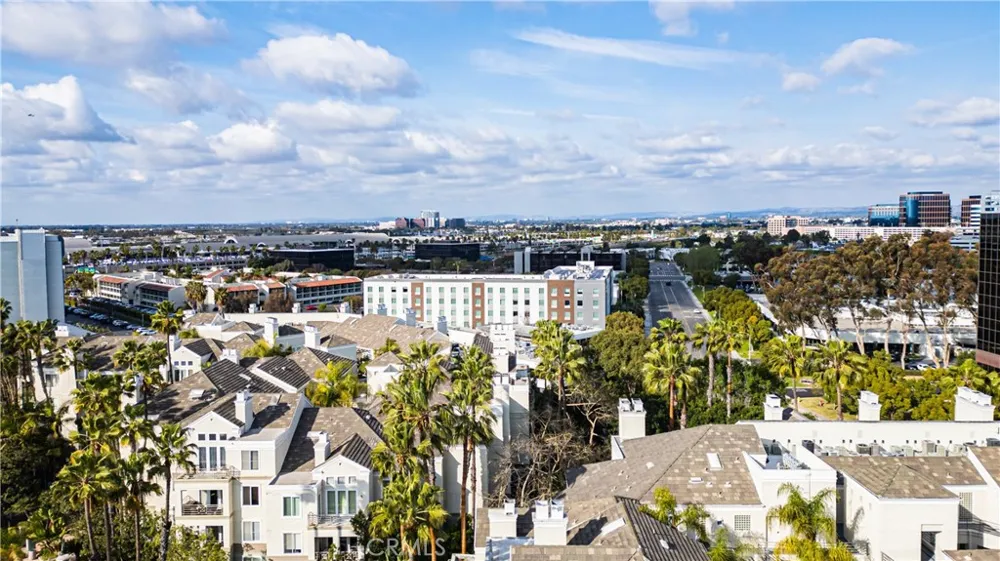 2233 Martin #109 Irvine, CA 92612