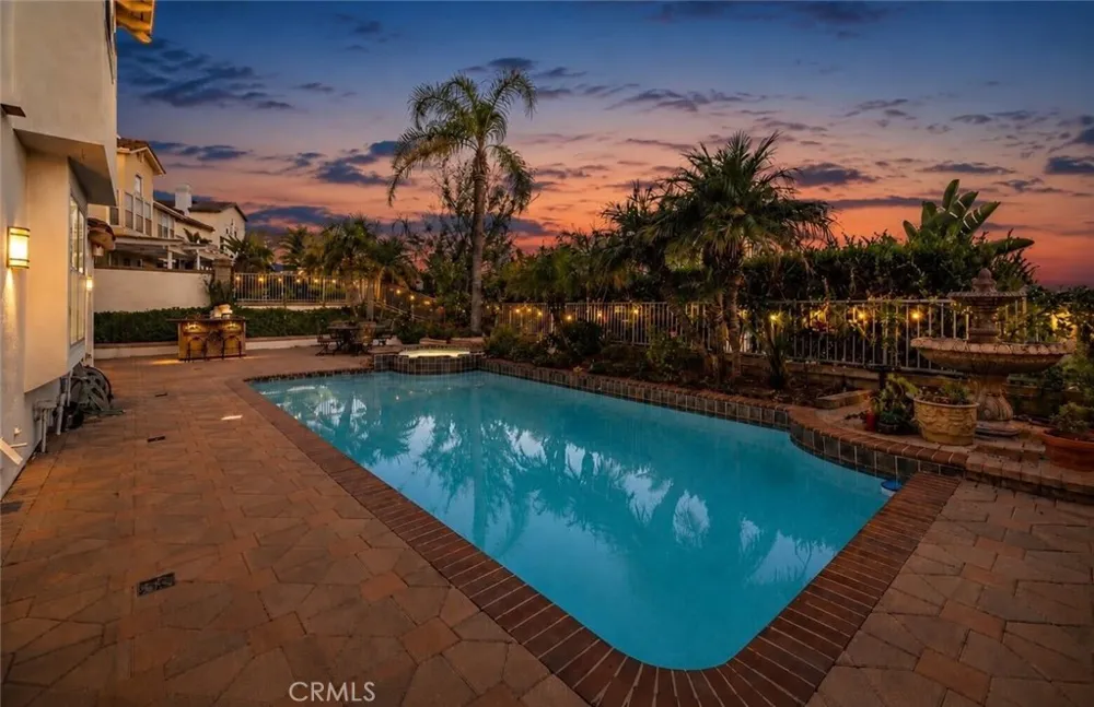 14 Pembroke Ln Laguna Niguel, CA 92677