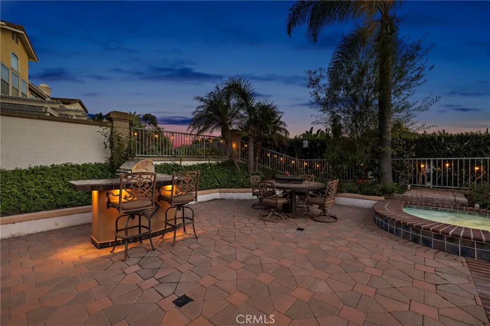 14 Pembroke Ln Laguna Niguel, CA 92677