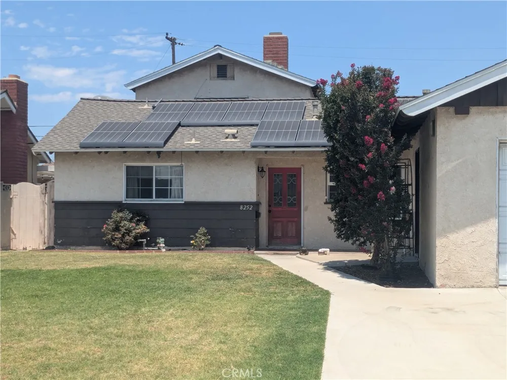 8252 Fontainbleau Way Cypress, CA 90630