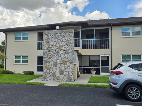 1617 SE 26th Street #202