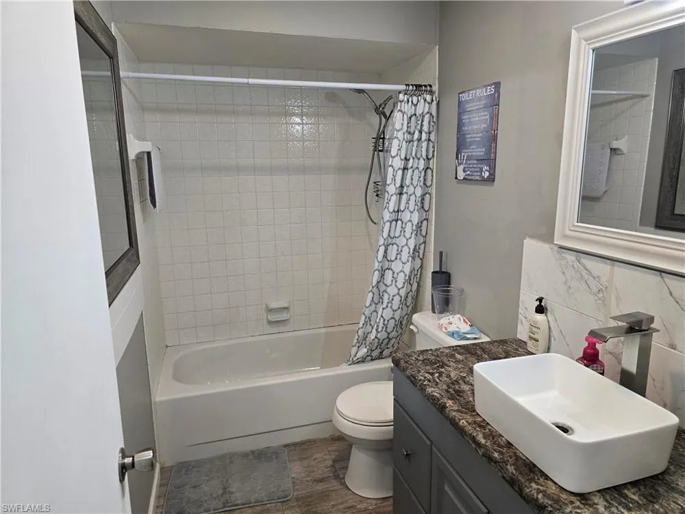 1617 SE 26th Street #202 Cape Coral, FL 33904