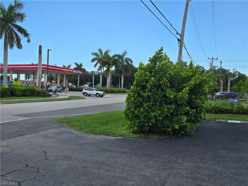 1617 SE 26th Street #202 Cape Coral, FL 33904
